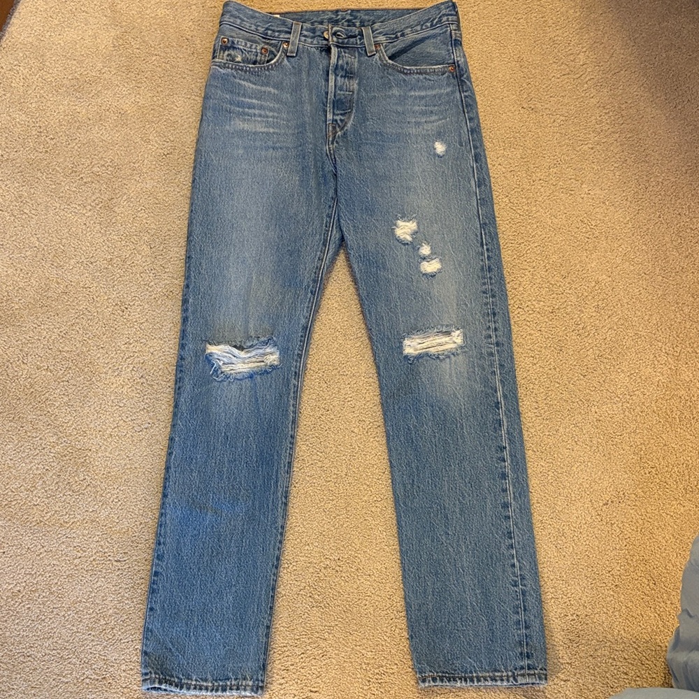 501 Women’s (27x30) mislabeled